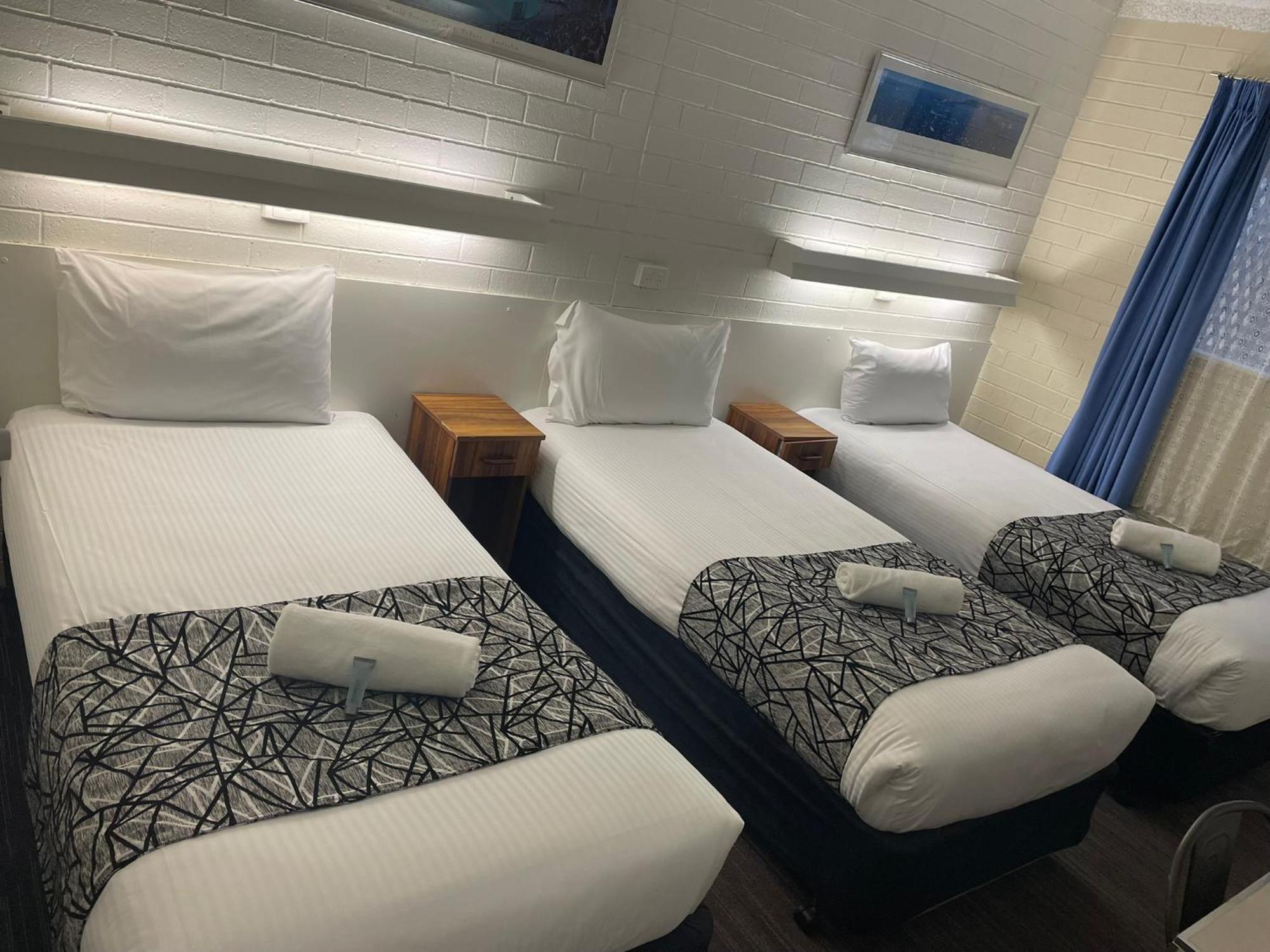 קופס הארבור Coastal Bay Motel מראה חיצוני תמונה
