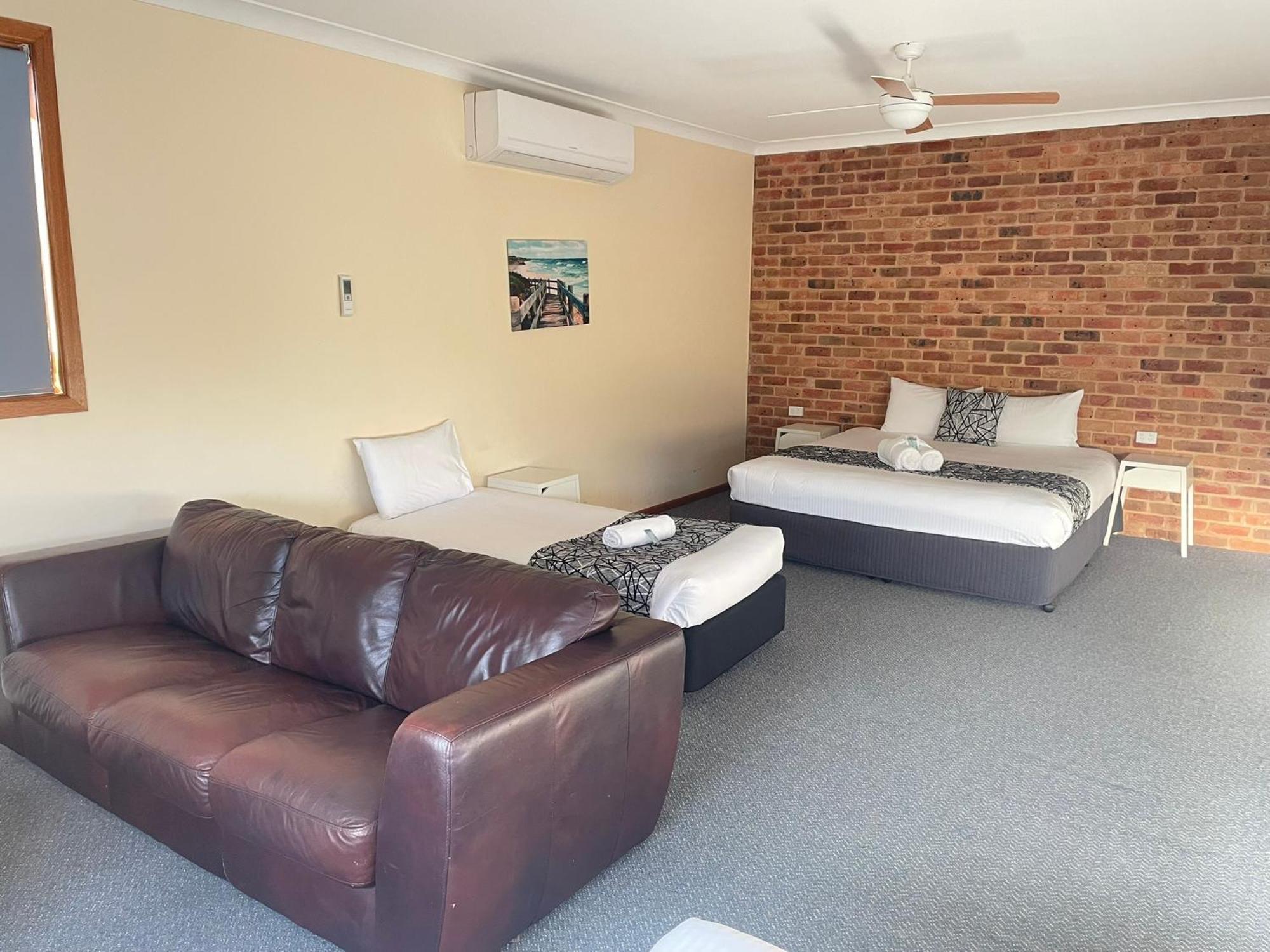 קופס הארבור Coastal Bay Motel מראה חיצוני תמונה