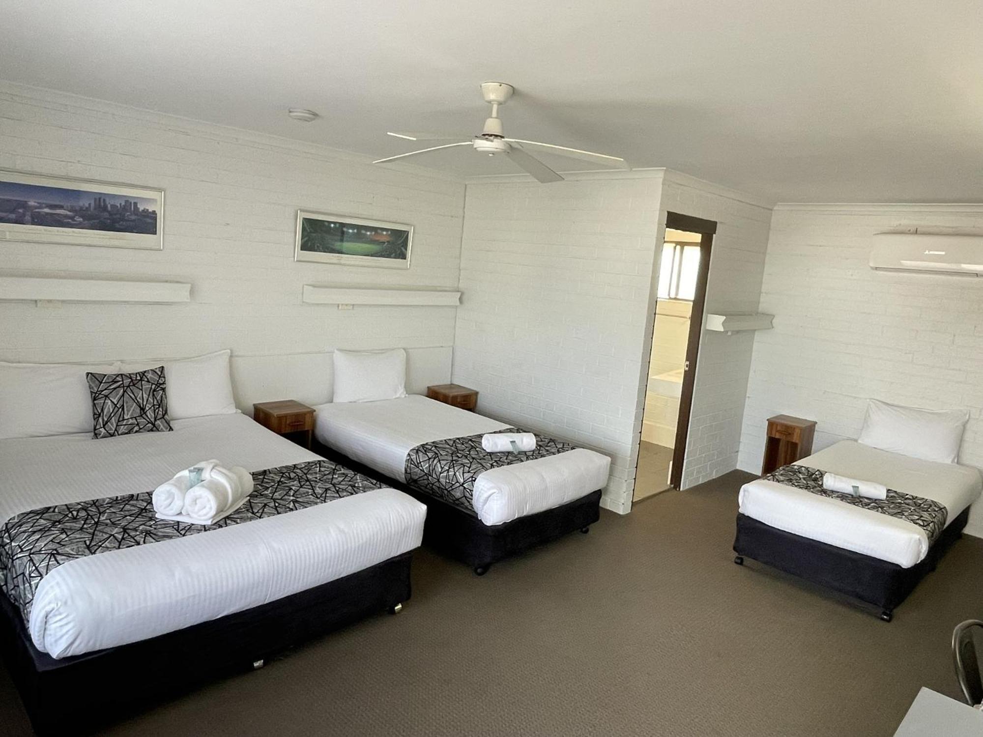 קופס הארבור Coastal Bay Motel חדר תמונה