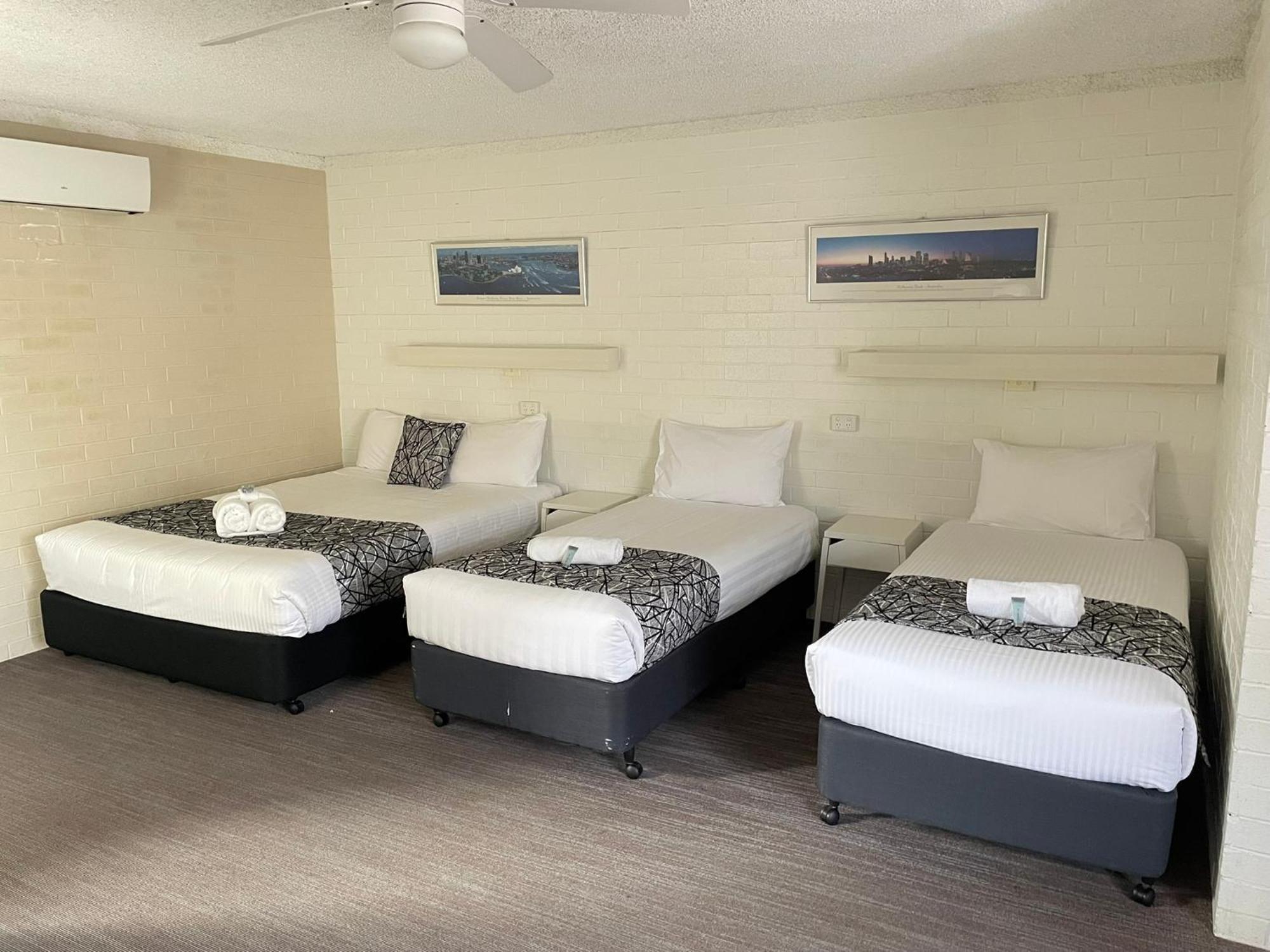 קופס הארבור Coastal Bay Motel מראה חיצוני תמונה